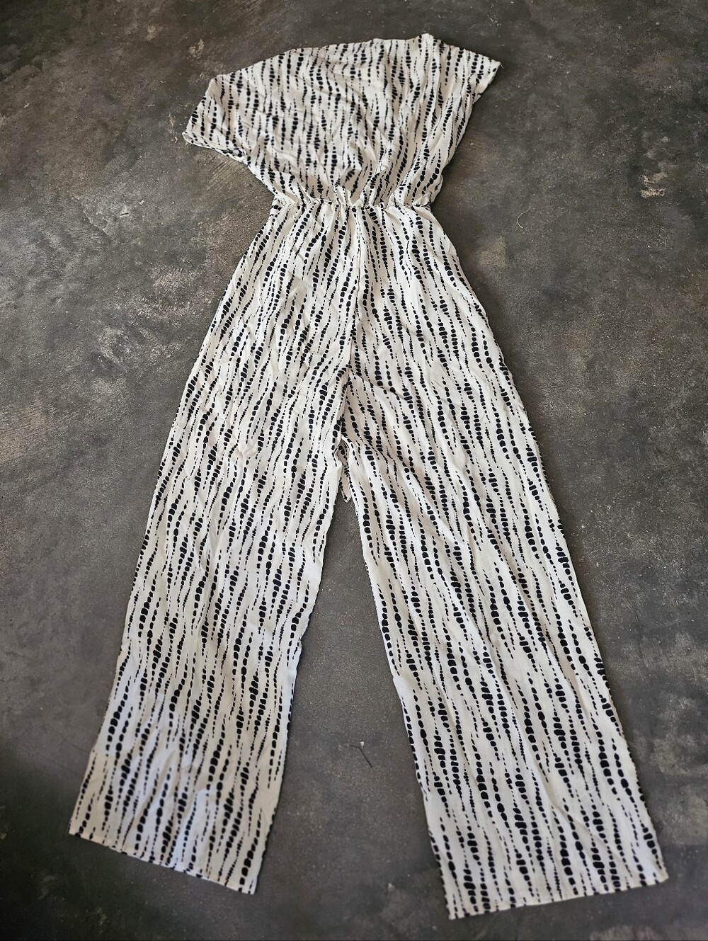 New W Tag Commense Off-Shoulder Tie-Waist Wide-Leg Jumpsuit Cream and Black XS - Picture 8 of 14